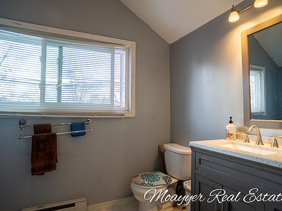 5th image of 2242 Camden Ave SW