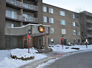 909 E Kenilworth Ave UNIT 210, Palatine, IL 60074