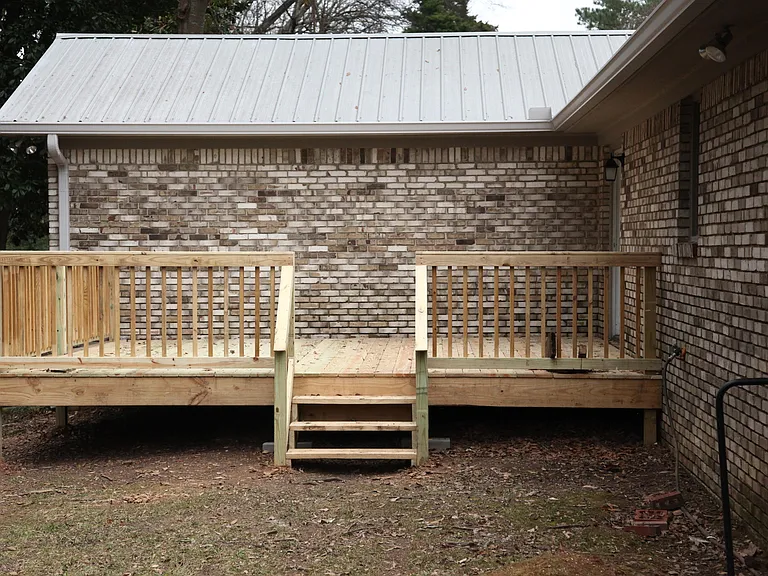 1231 Heritage Dr — Photo 3