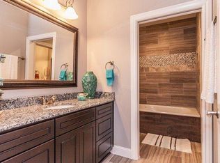 2009 S Dixieland Rd APT A, Rogers, AR 72758
