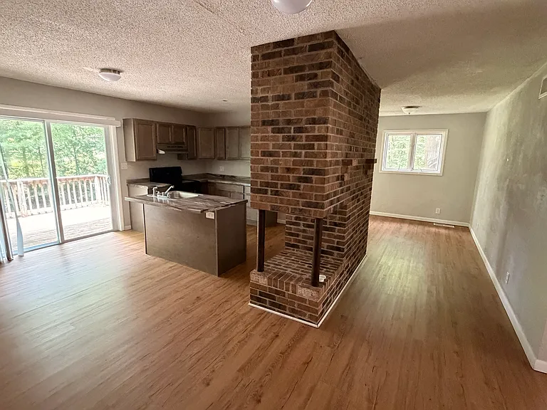 1206 Tree Top Ln #B — Photo 8