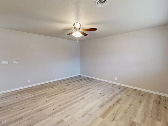3rd image of 2202 Oak Ave