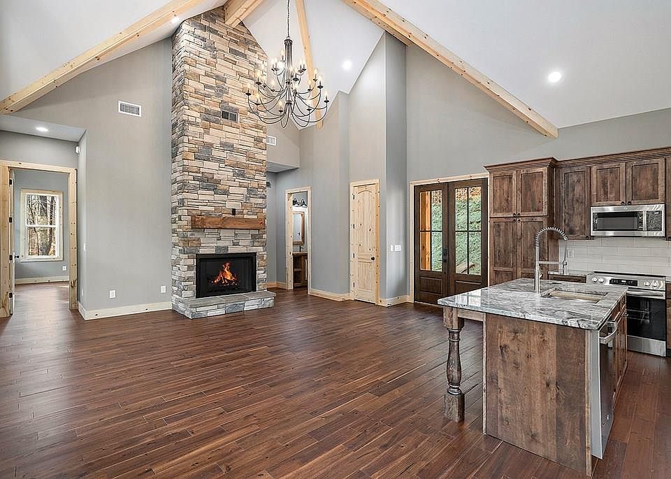 1st image of 677 Catawba Cir