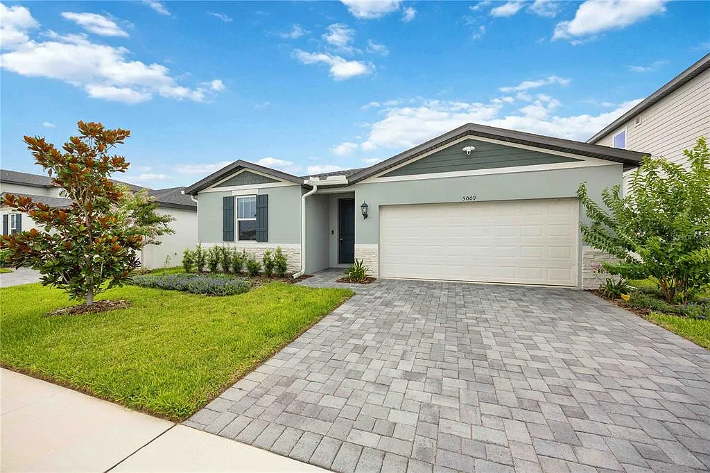 4 bed, 2.0 bath, 1840 sqft, $2,100 — Photo 4