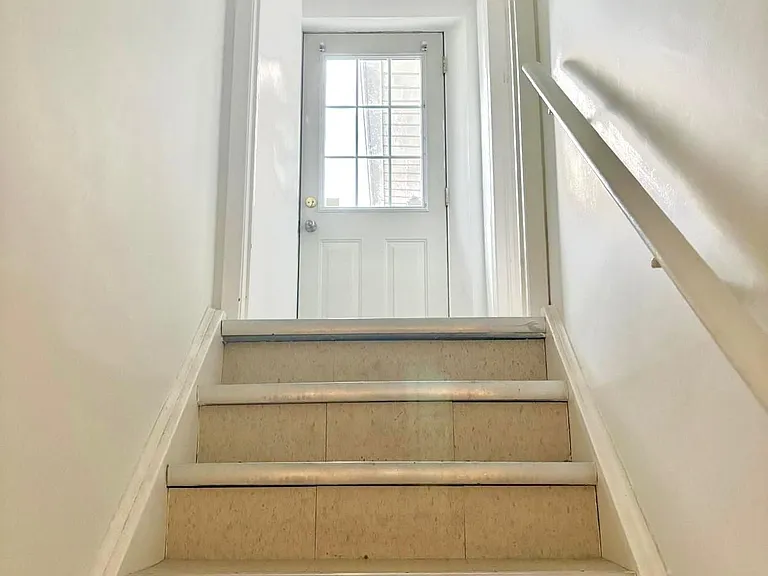 27 Dalbret Cres — Photo 12