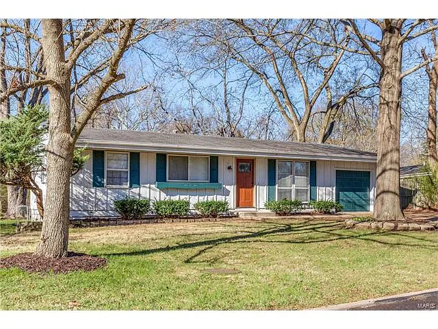 1002 Trianon Ln photo 1