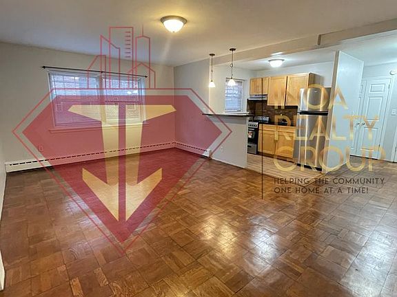 4th image of 36 Duncan Ave #2J