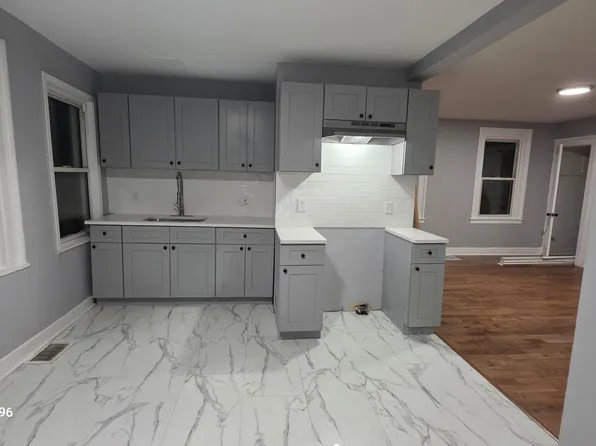 121 Thompson St Unit 1, New Haven, CT 06511