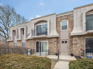 7530 N Port Washington Rd #2-101, Fox Point, WI 53217