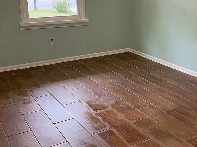 618 Ireland St — Photo 2