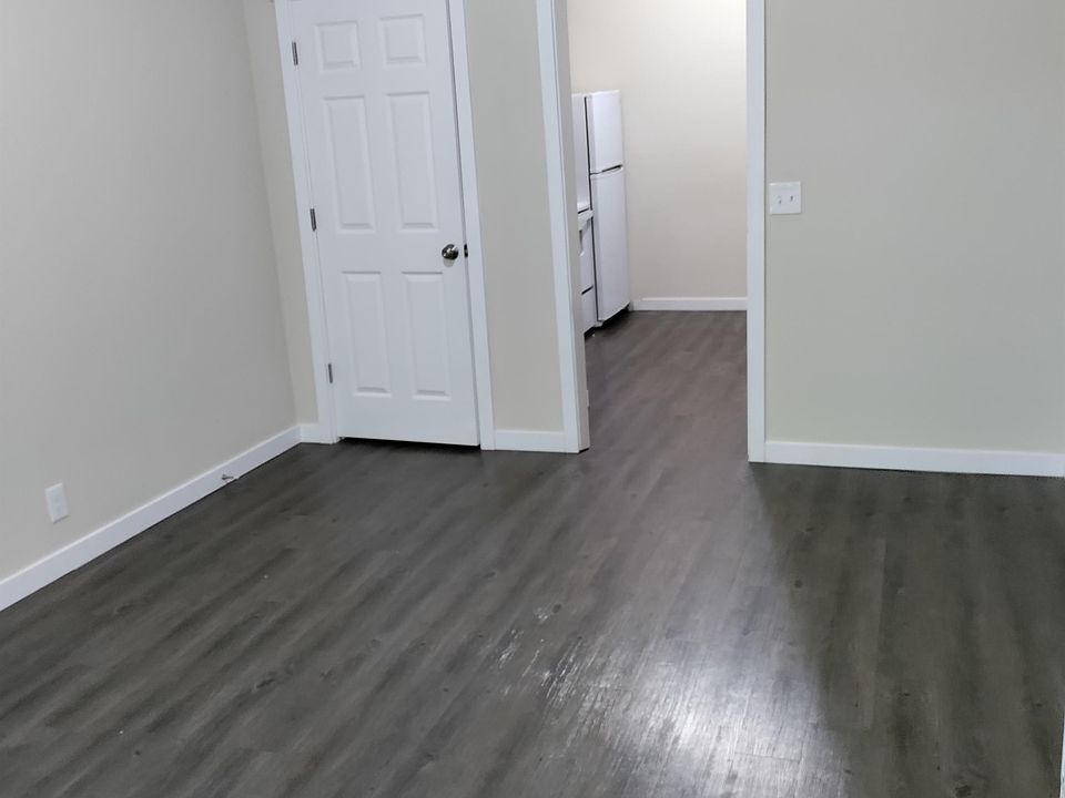 2nd image of 204 4th Ave W #10441494