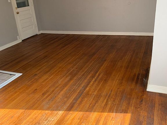 4th image of 4928 Roanoke St