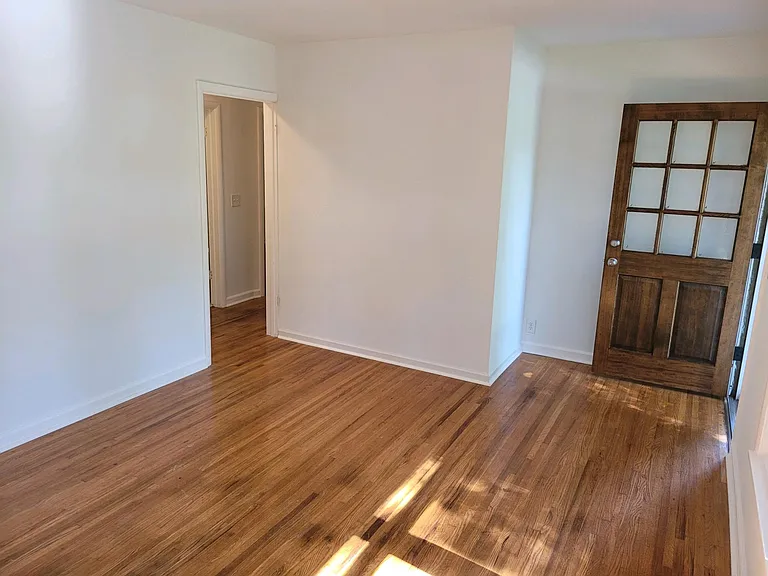910 Mitchell Rd — Photo 12