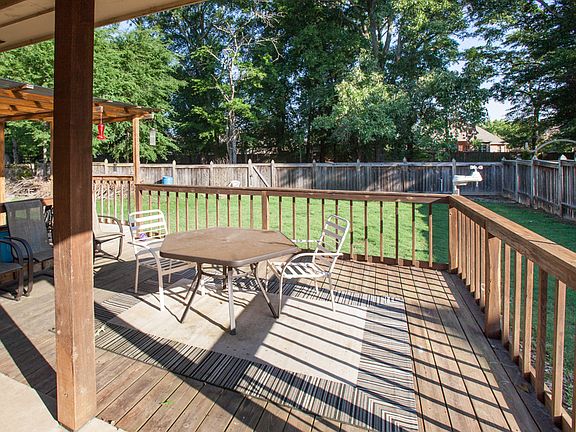 3rd image of 112 Bear Creek Ct
