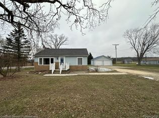 1240 Morris Rd, Lapeer, MI 48446