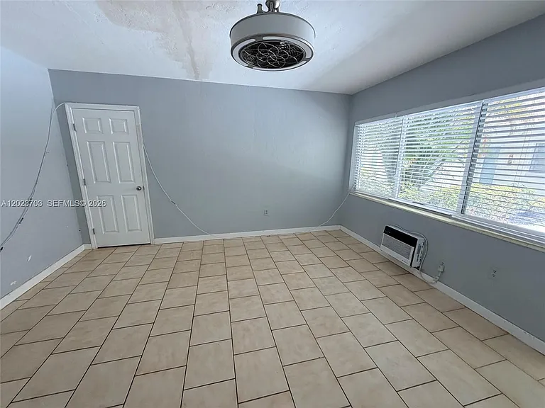 1233 Marseille Dr #5 — Photo 6