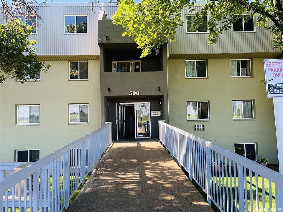 1st image of UNIT 401-590 Laurier STREET