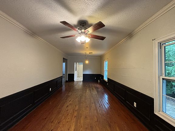 4th image of 4927 Venus St