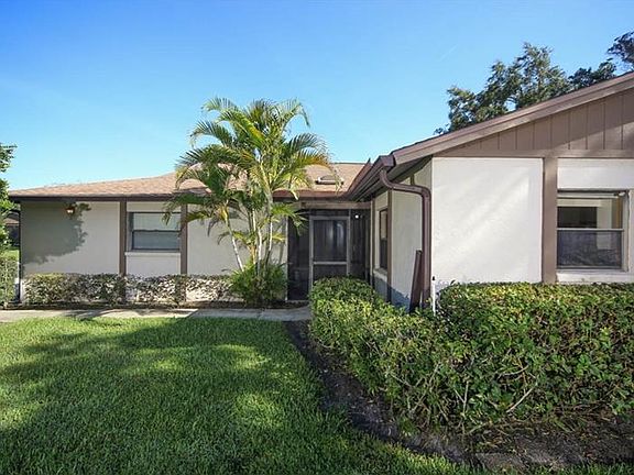 2nd image of 613 Oak Hill Cir #29