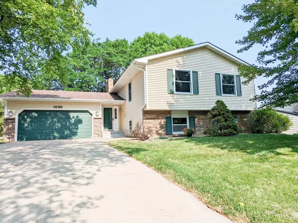 1635 Chatham Ave, Arden Hills, MN 55112