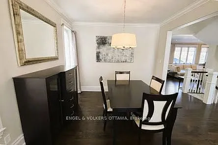 29 Franklin Cathcart Cres — Photo 6