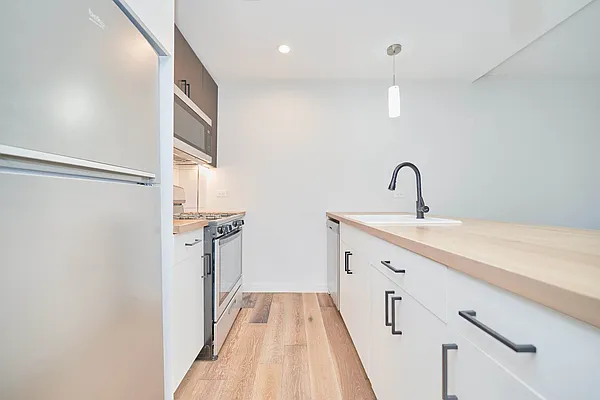 Rented by Living New York | media 7