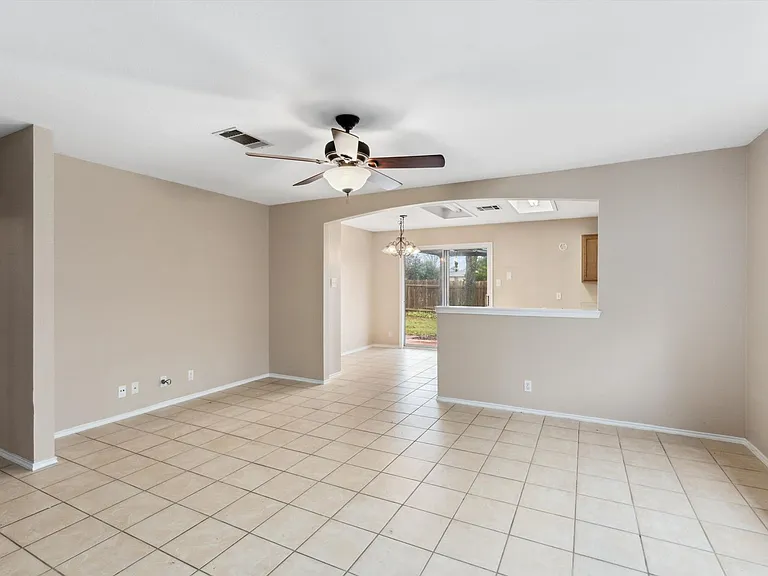 107 McCarthur Dr — Photo 5