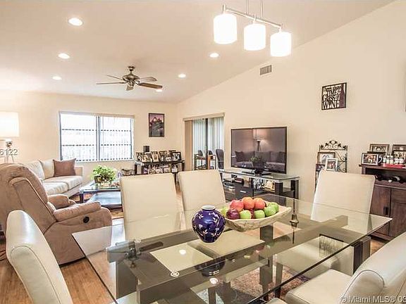 4th image of 6256 Kings Gate Cir #B