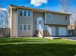 180 Tredwell Ave, Saint James, NY 11780