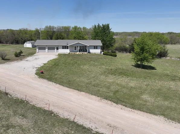 11985 Falcon Rd, Leonardville, KS 66449
