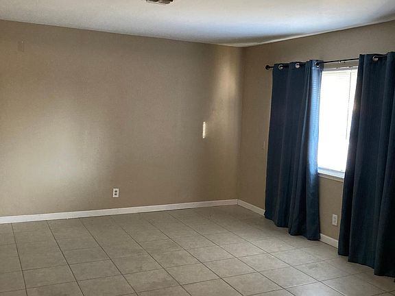 4th image of 139 Butterworth Ave