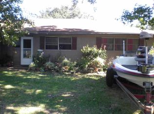 2648 Graves Ave, Groves, TX 77619