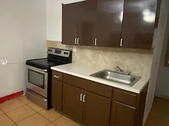 5th image of 1811 NW 18th St #2