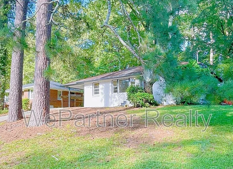 2744 Fairlane Dr SE — Photo 3