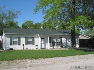 33807 Woodgate Ct, Brighton, IL 62012