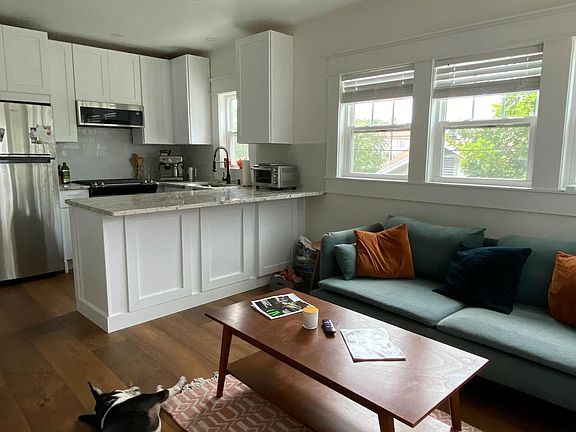 3rd image of 445 25th St N #C