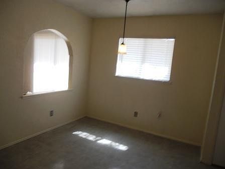 3rd image of 1325 Steinburg Ln