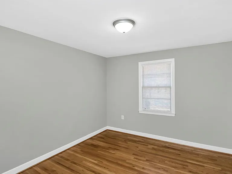 1813 Fairlawn Cir — Photo 23