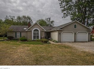 38265 Royalton Rd, Grafton, OH 44044