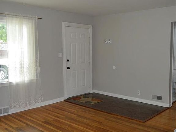 4th image of 4873 Wentworth Blvd