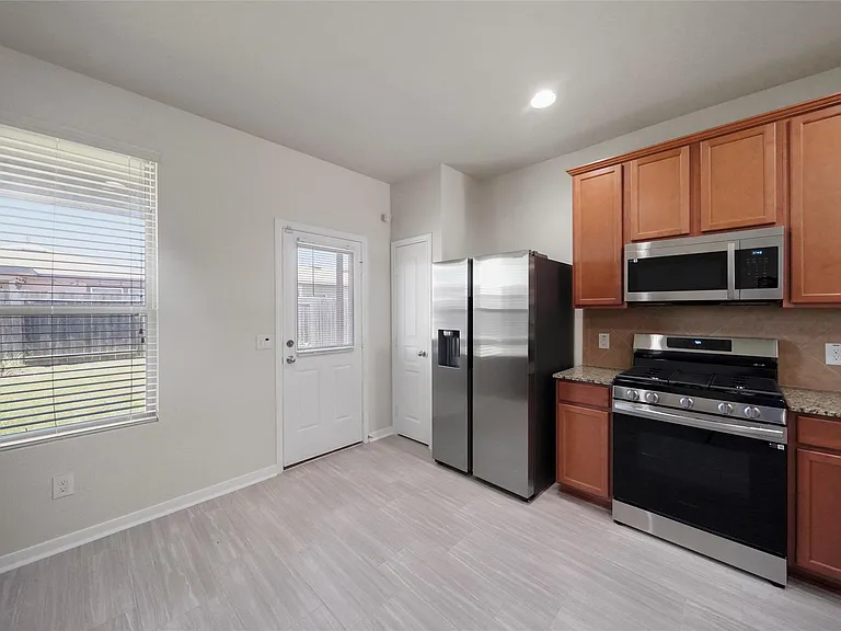 2719 Skyview Long Dr — Photo 9