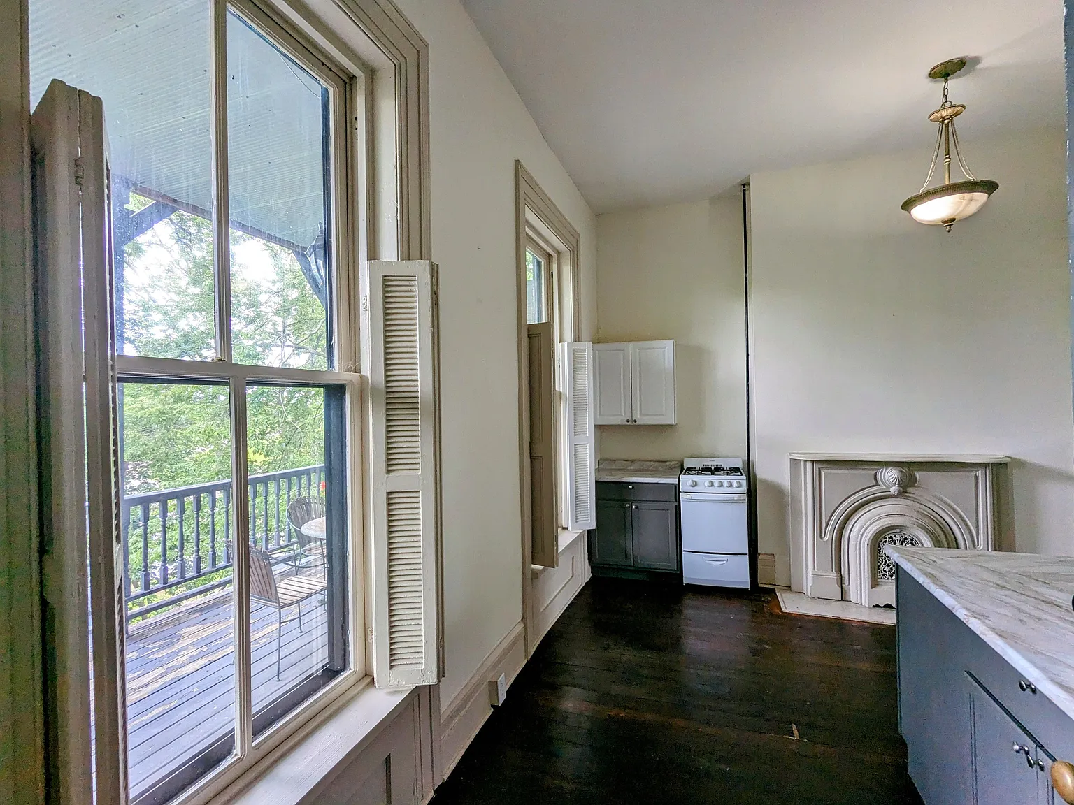 1 bed, 1.0 bath, $1,050 — Photo 3