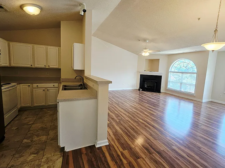 3704 Cotswold Ter #3A — Photo 8