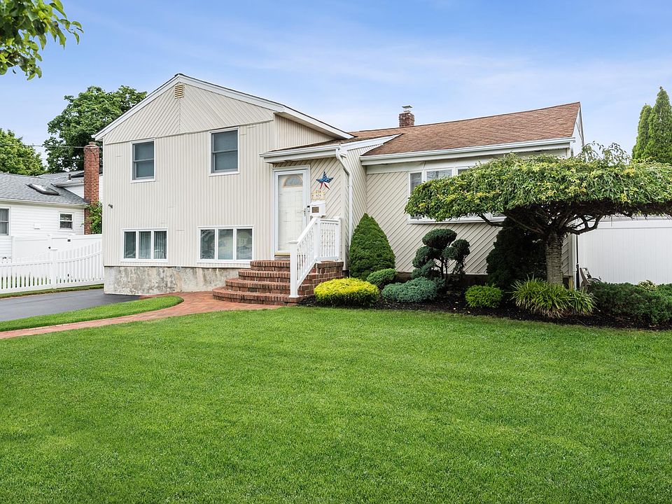 1st image of 404 Charles Ave