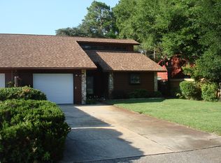 35 6th Ave, Shalimar, FL 32579