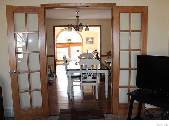 4th image of 6060 Margaret Ann Dr