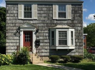 103 N Willow Rd, Elmhurst, IL 60126