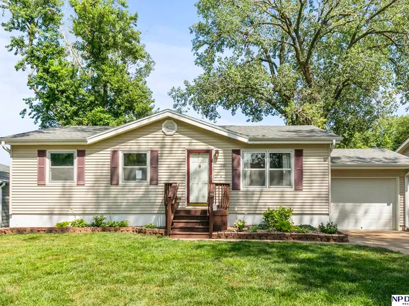 1501 Kay Lynn Dr, Bellevue, NE 68005