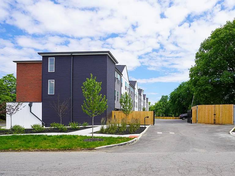 476 Taylor Apartments — Photo 23