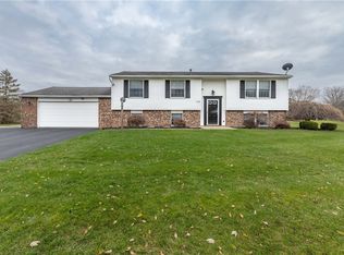 112 Constance Way W, Rochester, NY 14612